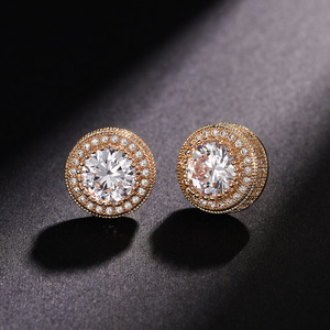 Orecchini a perno rotondi versatili per donna, gioielli per le orecchie in stile minimalista e brillante. - Product Image 5