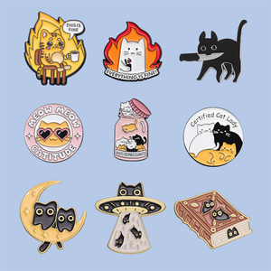 This Is Fine Cat Set Pin de solapa Botella Insignia en forma de libro con broche de gato Accesorios de joyería para amantes de los gatos - Product Image 4