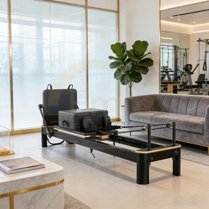 Reformer de Pilates Minimalista y Elegante en Aleación de Aluminio Negro para Apartamentos, Spas y Retiros - Product Image 1