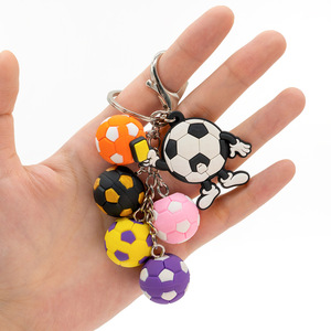Décorations de Noël et d'Halloween en forme de ballon de sport 3D en PVC souple, porte-clés de dessin animé, pendentif cadeau - Product Image 3