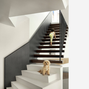 Escalera Flotante Moderna de Madera con Barandilla Metálica y Peldaños Abiertos para Remodelación - Product Image 2