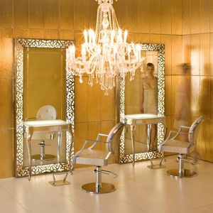 Estación de <span class=keywords><strong>Espejo</strong></span> de Salón de Lujo en Acero Inoxidable <span class=keywords><strong>con</strong></span> Juego de Silla de Estilismo, <span class=keywords><strong>Espejo</strong></span> de Cosmetología de Cuerpo Completo <span class=keywords><strong>con</strong></span> <span class=keywords><strong>Luz</strong></span> <span class=keywords><strong>para</strong></span> Peluquería - Product Image 1
