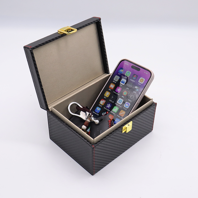 Customized Logo Carbon Fiber Faraday Storage Box Keyless Car Key Signal Blocker with Pouch Factory FOB Key Safe Box