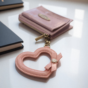 Llavero colgante con forma de corazón, estilo coreano, de cuero PU, dulce y moderno, para bolso de chica. - Product Image 2