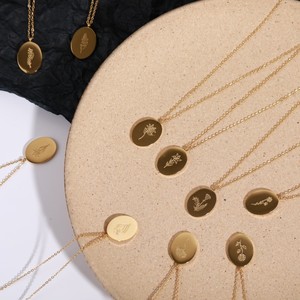Collana in Acciaio Inossidabile Placcato Oro PVD Resistente allo Sbiadimento, Collana con Fiori dei Dodici Mesi di Compleanno a Prezzo all'Ingrosso - Product Image 2