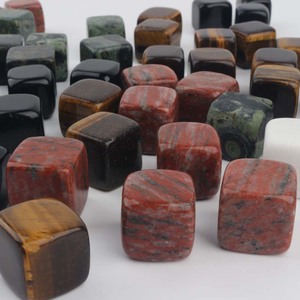 Ensemble de pierres à whisky en cristal naturel en forme de cube pour la vente en gros - Product Image 4