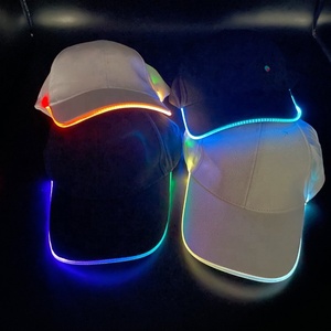 Unisex LED parlayan beyzbol şapkası çocuklar ve yetişkinler için partiler ve övgüler neon parti yenilik malzemeleri yanıp sönen LED şapka