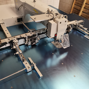 Máquina de coser de poste para calzado, botas y artículos de cuero / Máquina de coser computarizada para patrones / Máquina de coser overlock para ropa - Product Image 4