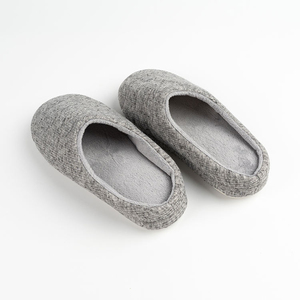 Pantoufles Confortables Personnalisables pour Hommes – Douces et Personnalisables – Prise en charge du logo, des couleurs et des tailles sur mesure. - Product Image 5