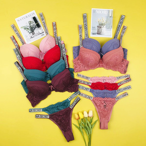 Conjunto <span class=keywords><strong>de</strong></span> lencería sexy para mujer: bragas <span class=keywords><strong>de</strong></span> bikini, sujetador <span class=keywords><strong>de</strong></span> talla grande con diamantes <span class=keywords><strong>de</strong></span> imitación <span class=keywords><strong>y</strong></span> encaje, <span class=keywords><strong>y</strong></span> ropa interior transparente. - Product Image 3