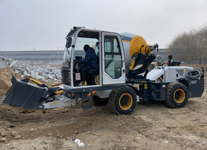 Xe trộn bê tông tự tải có bơm của nhà cung cấp Trung Quốc, dung tích 2.6 CBM - Product Image 6