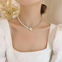 Kalung Mutiara Camellia Vintage Prancis Rantai Zirkon Kubik Liontin Bunga Kalung Klavikula untuk Wanita