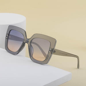 แว่นกันแดดแฟชั่นทรงโอเวอร์ไซส์สำหรับผู้หญิง รุ่น JW-D2845 ป้องกันรังสียูวี 400 เลนส์พีซี สไตล์อินสตาแกรม สตรีทแวร์ - Product Image 1