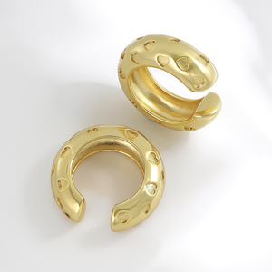 Orecchino a <span class=keywords><strong>polsino</strong></span> Non forato alla moda gioielli placcati in oro 18 carati <span class=keywords><strong>orecchini</strong></span> a Clip con <span class=keywords><strong>polsino</strong></span> dell'orecchio della <span class=keywords><strong>cartilagine</strong></span> in metallo grosso in ottone - Product Image 4