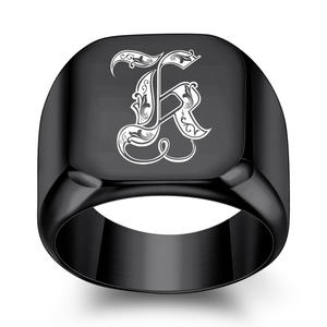 Anillos Cuadrados de Acero Inoxidable con Grabado Láser de 26 Iniciales Inglesas, Estilo Punk Minimalista Negro de 18MM, para Hombre, Venta al Por Mayor - Product Image 6