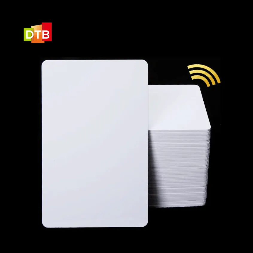 ที่กำหนดเองการพิมพ์ MIFARE 1พัน NFC ว่างเปล่าสมาร์ทการ์ด13.56เมกะเฮิร์ตซ์ Ntag213/Ntag215/Ntag216ชิปบัตรพีวีซี Id ว่างเปล่า Nfc บัตร Rfid