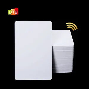 مخصص الطباعة MIFARE 1K NFC فارغة البطاقة الذكية 13.56mhz Ntag213/ntag215/ntag216 رقاقة بطاقة الهوية البلاستيكية فارغة nfc rfid بطاقة