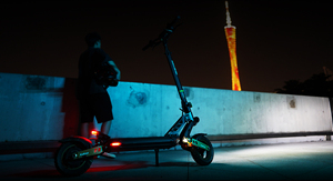Trottinette pliable KuKirin G2 Max édition 2026 avec design de châssis coloré, batterie 20,8 Ah, autonomie de 70 km - Product Image 3