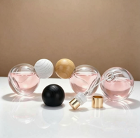 Flacon de parfum luxueux et élégant, personnalisation en gros, bouteilles en verre transparent haut de gamme, bouchons à bille bleus, diffuseur à bâtonnets avec décalcomanie