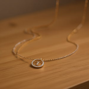 Collar con Colgante de Diamante en Forma de Letra I, Cadena de 2 cm, Acero, Oro, Plata - Product Image 2