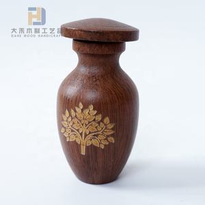 Urnes pour animaux de compagnie en bois de hêtre brun avec arbre de vie gravé au laser Pot d'urnes funéraires en bois personnalisé pour les cendres <span class=keywords><strong>des</strong></span> <span class=keywords><strong>chiens</strong></span> de chats pour la mémoire - Product Image 3