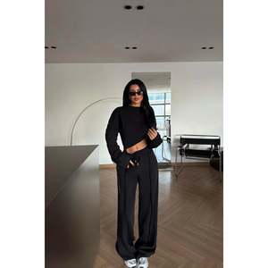 Ensemble de shorts 2 pièces pour femmes avec détails de couture noirs, tenues assorties en tailles XL et 2XL - Product Image 3