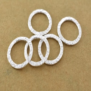Accessoires de composants de bijoux en argent sterling 925 avec finition marteau rond - Product Image 1