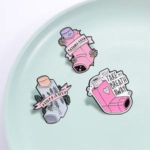 Set de Broches Metálicos 'Asthma Is Sexy' con Diseño 'Asthma Babe' - Regalo Divertido con Humor Médico para Graduación, para Pacientes con Asma - Product Image 3