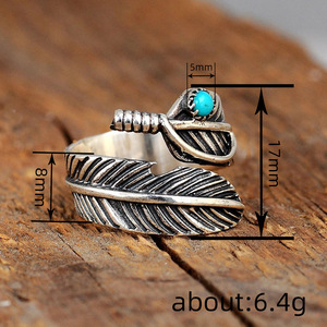 Anello Aperto Vintage con Texture a Piuma per Donne, Regolabile, Stile Boho, Accessorio Gioiello per Outfit Quotidiani - Product Image 4