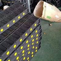Chaîne de protection flexible en nylon pour machines-outils CNC