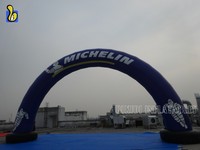 Fabricant gonflable extérieur de porte pour l'arc gonflable de publicité de marque de pneu de véhicule