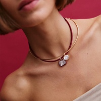 Nouveau collier en acier inoxydable avec zircone géométrique et cordon coloré : Minimaliste et tendance pour femmes, plaqué or 18 carats sous vide