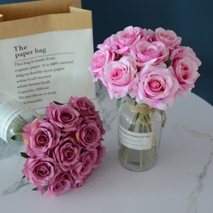 Bouquet de roses artificielles européennes 28 cm, fleurs en soie, accessoires de photographie de mariage en extérieur, décoration intérieure - Product Image 1