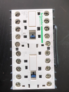 LP2K0610BD TeSys K 3P 6A 24VDC คอนแทคเตอร์ย้อนกลับ3kW LP2K0610BD ตัวควบคุม Lc2k12004f7ใหม่ LP2K0610BD - Product Image 1