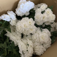 E-969 Bouquet de roses artificielles en soie à 9 têtes, blanc pur, fait main, pour mariage, Noël, Nouvel An chinois
