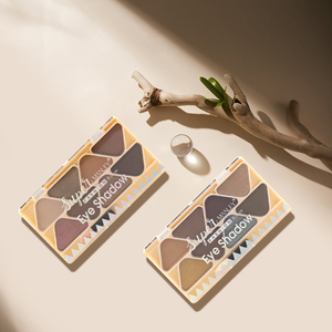 จานสีอายแชโดว์ 8 สีสามเหลี่ยมผิดปกติเคลือบมุกเนื้อเนื้อเนื้อเนื้อเนื้อเนื้อเนื้อราถูกจานสีอายแชโดว์ - Product Image 1