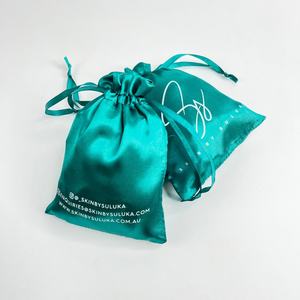 Sac d'emballage en tissu doux de haute qualité, brillant, en soie, avec logo personnalisé, cordon de serrage pour bijoux, sacs en satin pour perruque - Product Image 2