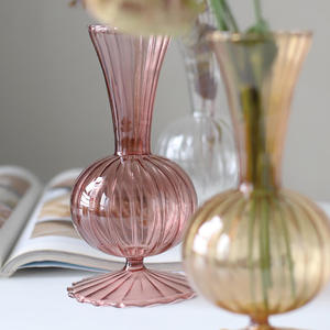 <span class=keywords><strong>Vaso</strong></span> di vetro nordico all'ingrosso in stile <span class=keywords><strong>vaso</strong></span> di boccioli di fiori <span class=keywords><strong>per</strong></span> la decorazione domestica <span class=keywords><strong>vaso</strong></span> da tavolo in vetro trasparente a coste - Product Image 5