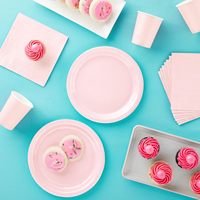 Ensemble d'accessoires de fête roses modernes de 24 pièces Directement en usine Décorations de fête prénatale pour fille d'anniversaire de 72 pièces, y compris assiettes en papier