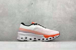 รองเท้ากีฬาแบบตาข่ายระบายอากาศสำหรับผู้ชายรุ่นใหม่ นั่นคือ รองเท้าลำลองที่สวมใส่สบายและใช้งานได้หลากหลาย เหมาะสำหรับการใช้งานกลางแจ้ง - Product Image 4