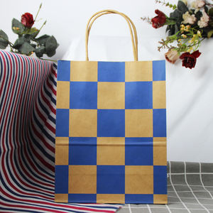 Individuell Bedruckte Verpackung Großhandel Praktische Einkaufstaschen für Kosmetik Kleidung Geschenke Weiße Kraftpapiertüten mit Gedrehtem Griff - Product Image 3