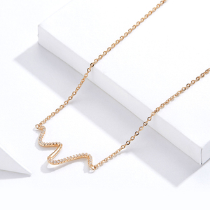 <span class=keywords><strong>Collana</strong></span> radiante argento e <span class=keywords><strong>oro</strong></span> <span class=keywords><strong>rosa</strong></span> placcata S925 <span class=keywords><strong>collana</strong></span> da donna Trendy battito cardiaco semplice con zircone BSN107 per feste - Product Image 4