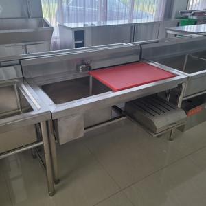 طاولة تنظيف الأسماك الفاخرة من الفولاذ المقاوم للصدأ عالية التحمل من HIKITCHEN MADE للاستخدام التجاري - Product Image 3