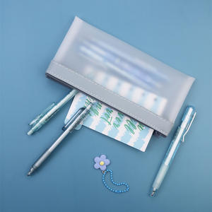 Estuche de bolígrafo mate transparente con pegamento de gelatina de diseño simple con cinturón de mano portátil - Product Image 2