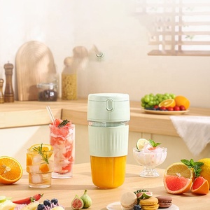 Estrattore di Succo Portatile Wireless Multifunzione, Mini Frullatore Elettrico Facile da Usare, Tritaghiaccio Domestico - Product Image 4