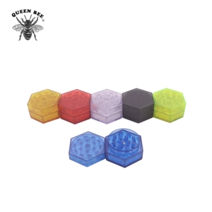 Grinder <span class=keywords><strong>in</strong></span> Plastica a Due Strati Joli, Grinder per Erbe di Eccellente Qualità, Forma Esagonale Piatta, con Logo Personalizzato - Product Image 3