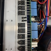 Amplificateur de puissance professionnel de classe TD 3U (4X2000W RMS) adapté aux KTV, aux concerts et aux bars (OEM/ODM, logo personnalisé disponible)