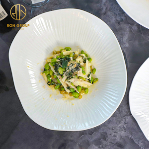 Vaisselle en porcelaine moderne irrégulière <span class=keywords><strong>de</strong></span> 10,5/12,5/14,5 pouces, assiette à nouilles, assiette à steak, service <span class=keywords><strong>de</strong></span> traiteur, hôtel, restaurant, usage commercial - Product Image 2