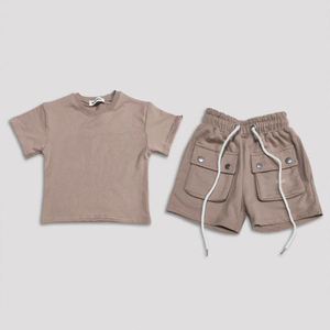 Conjuntos de Ropa de Lana a Cuadros para Niños Pequeños, Camisetas Personalizadas con Logotipo Bordado, Pantalones Cortos con Bolsillos Tipo Cargo y Conjunto de Camisa - Product Image 3