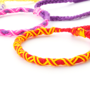 Bracelet d'amitié tissé en corde de corde mexicaine réglable colorée de 15.5CM fait à la main - Product Image 4